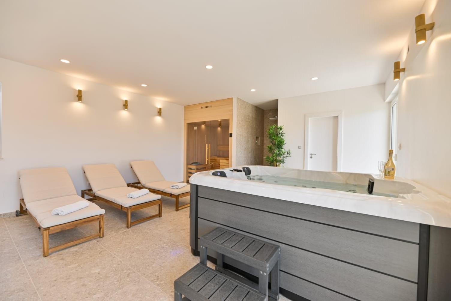Villa Rozana - Beachfront Wellness Retreat سيغيت فغانييتْسا المظهر الخارجي الصورة