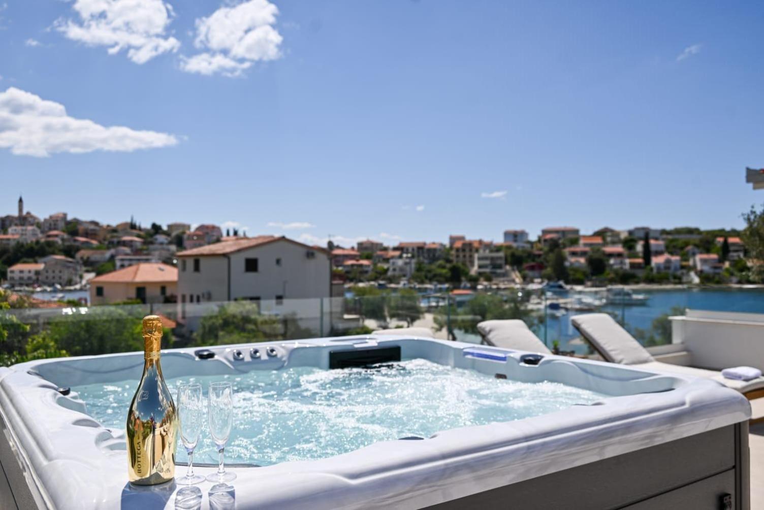 Villa Rozana - Beachfront Wellness Retreat سيغيت فغانييتْسا المظهر الخارجي الصورة
