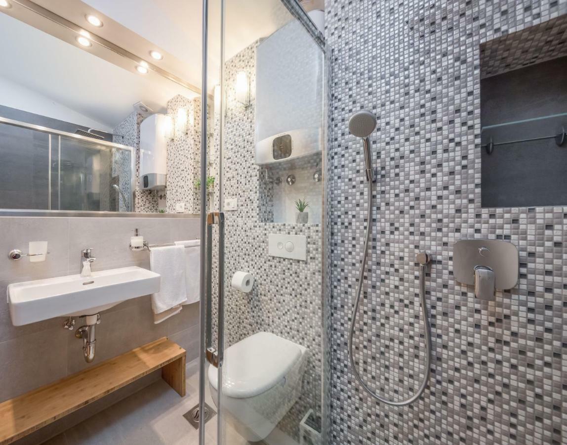 Villa Rozana - Beachfront Wellness Retreat سيغيت فغانييتْسا المظهر الخارجي الصورة